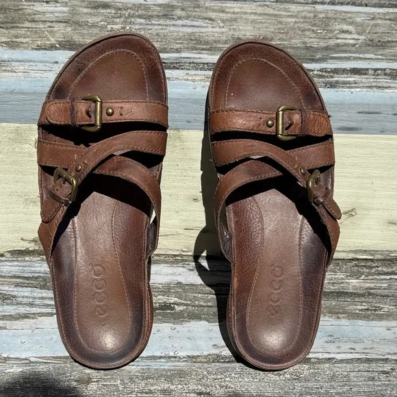 Ecco Women's Dark Brown Leather Sandals Slides size 8 39 distressed flip flops - Picture 5 of 14